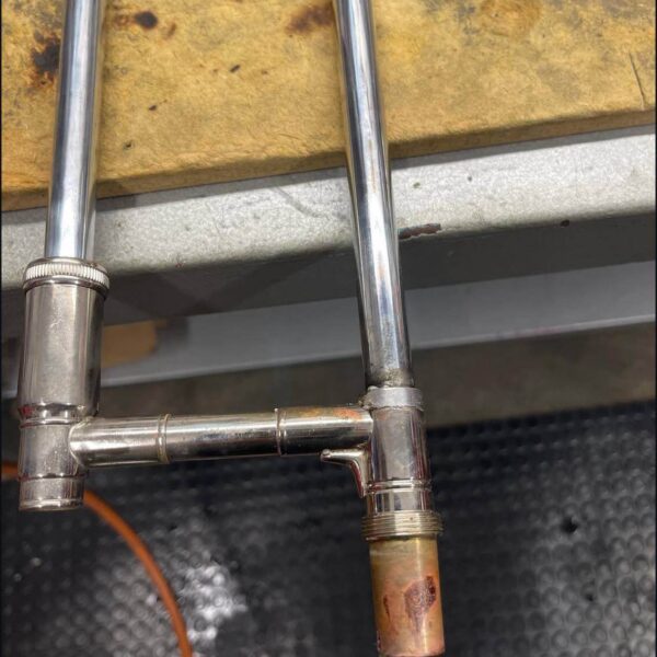 taller de reparacion de instrumentos musicales